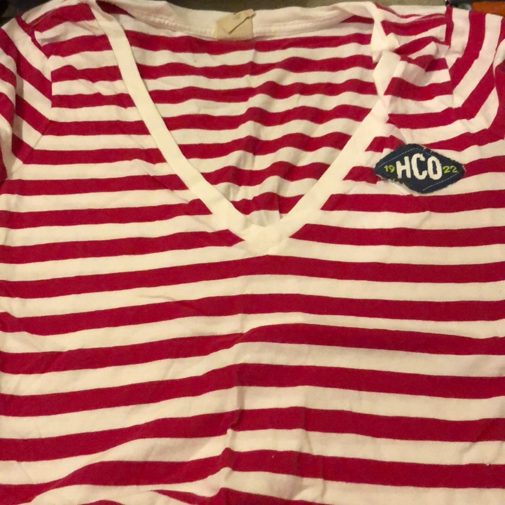 Hollister tee